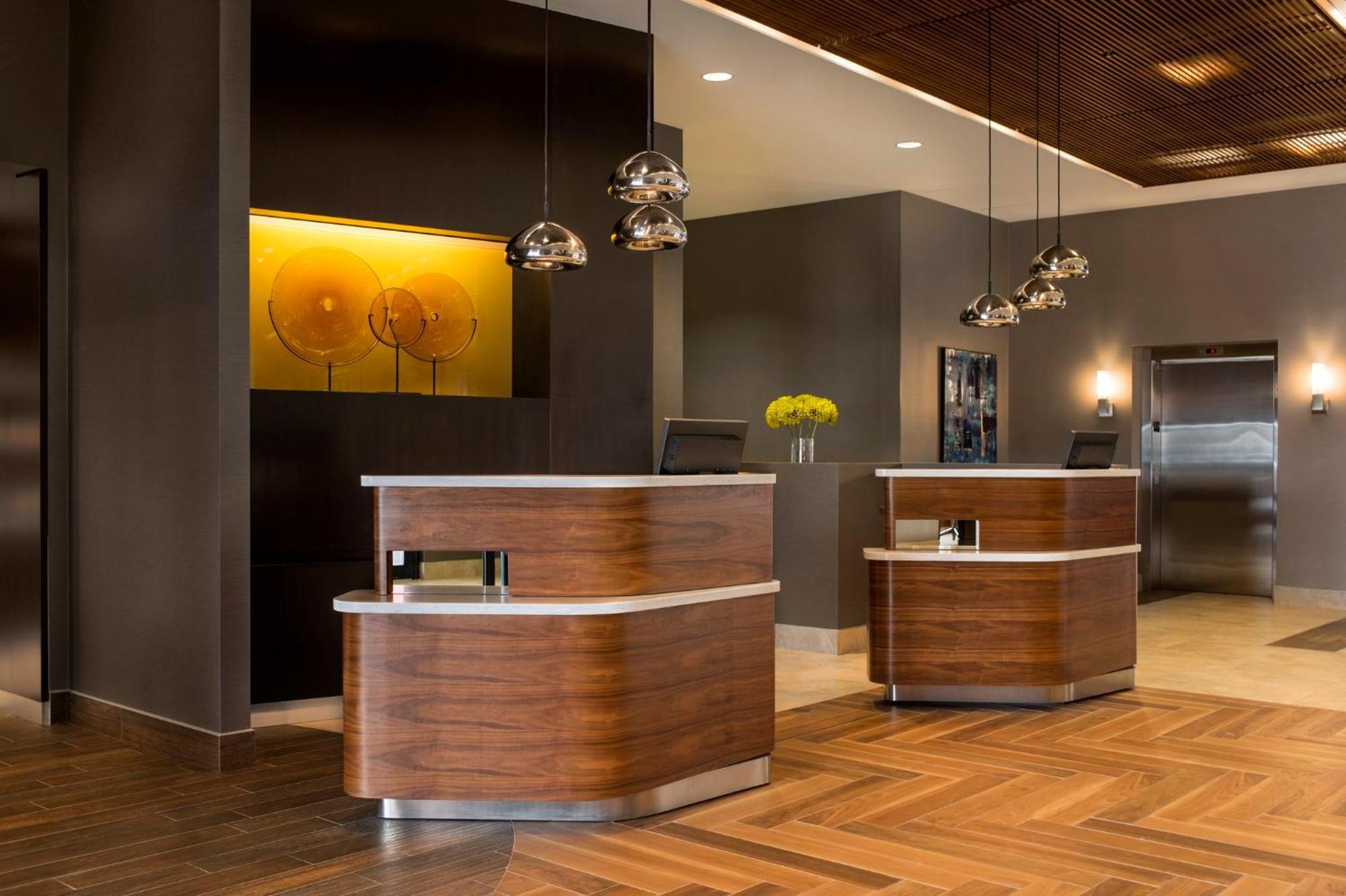 คอร์ตยาร์ด บาย แมริออท แคลกรี เซาท์ Hotel คาลการี ภายนอก รูปภาพ