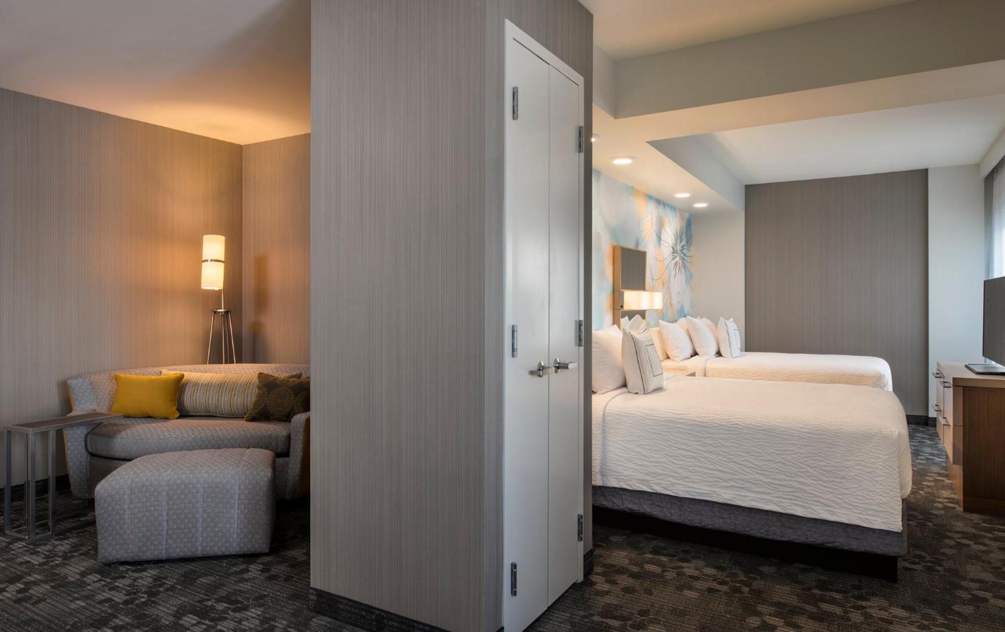 คอร์ตยาร์ด บาย แมริออท แคลกรี เซาท์ Hotel คาลการี ภายนอก รูปภาพ